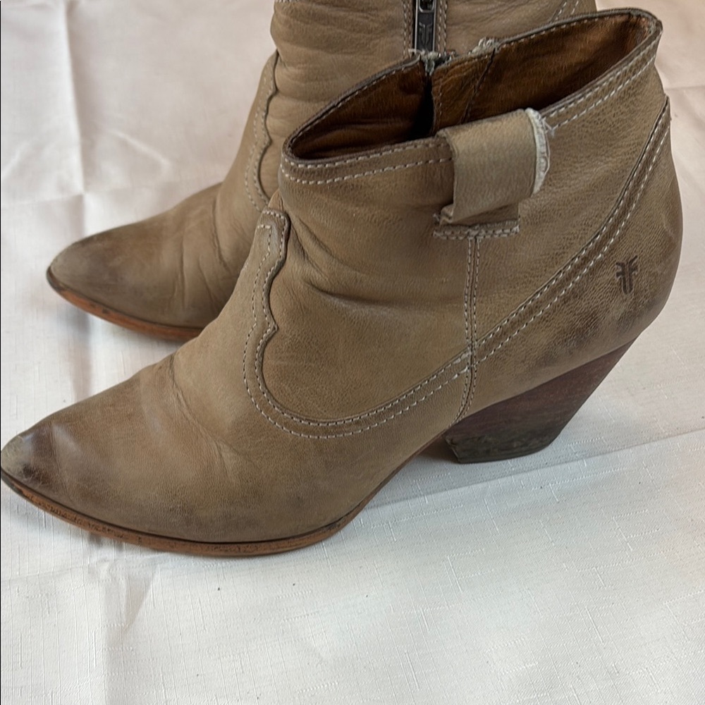 Frye Women's Tan Leather Ankle Boots